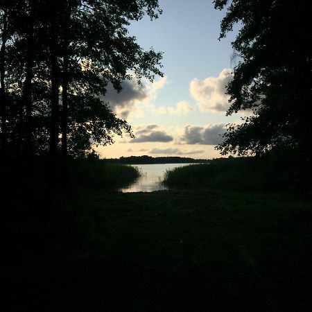 Domek Nad Jeziorem Otalzyno Pomieczyno Luaran gambar